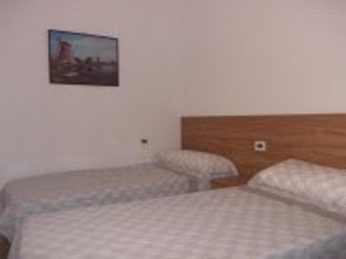 Piles - Apartment - Sleeps 7 - Parking - Seafront Extérieur photo